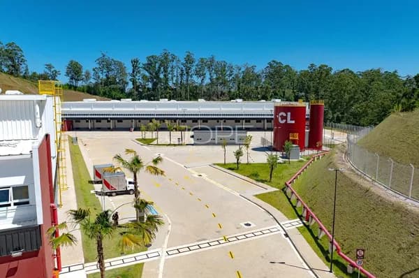 Galpão Logístico 1.478 m² Embu/SP