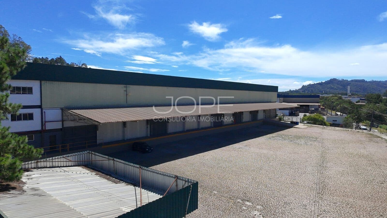 Galpão Industrial Monousuário em Barueri | 8.437 m² | 11 Docas | Castello Branco