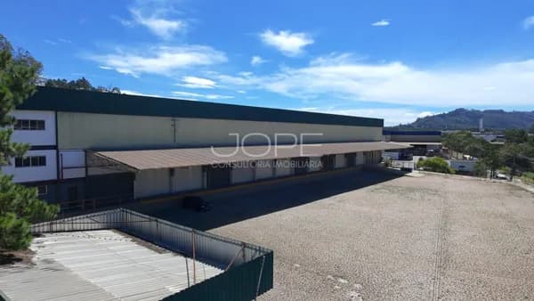 Galpão Industrial Monousuário em Barueri | 8.437 m² | 11 Docas | Castello Branco
