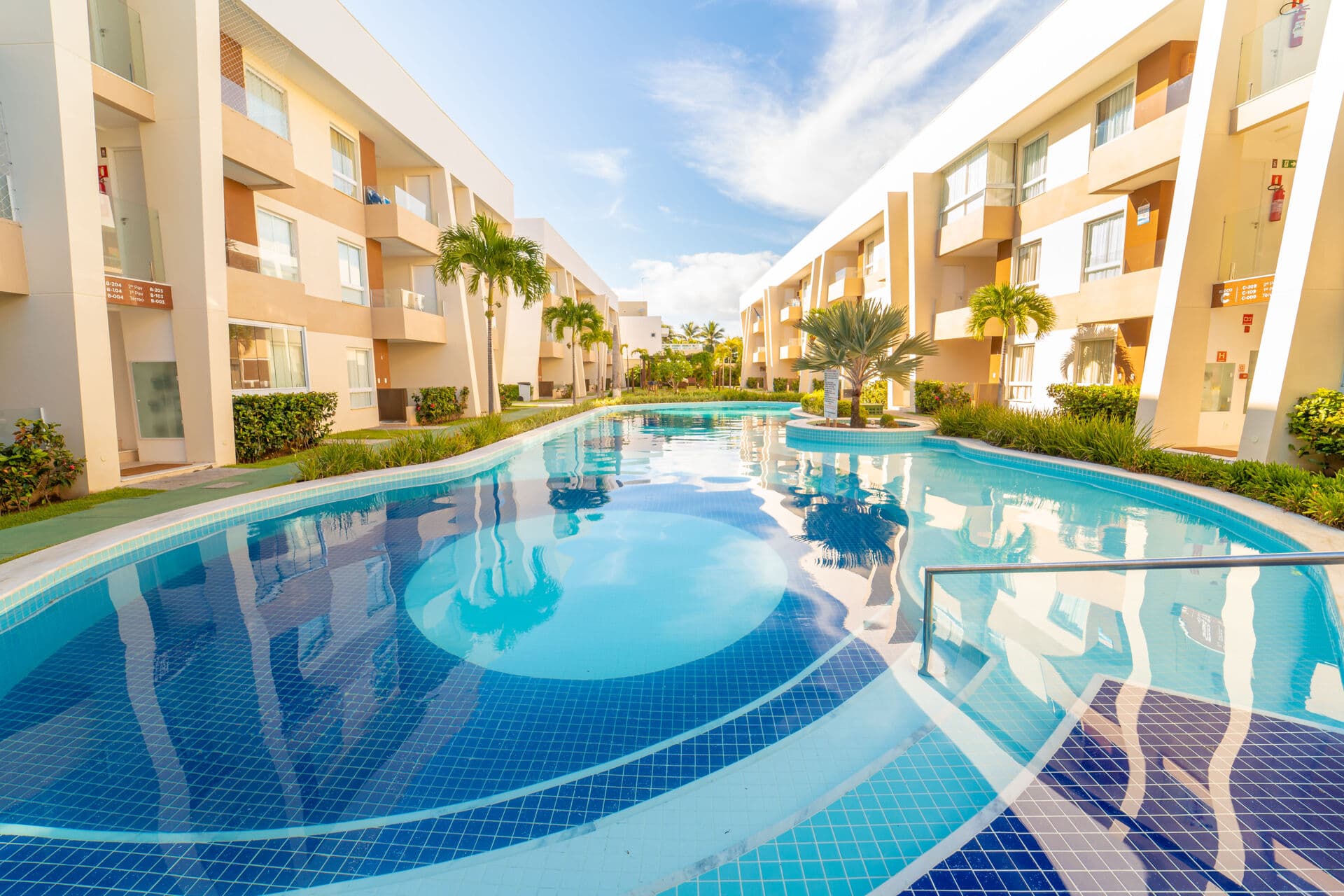 Apartamento 2/4 à Venda no Condomínio Porto Smeralda – Guarajuba, Bahia