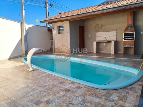 Casa com piscina no Parque das Palmeiras