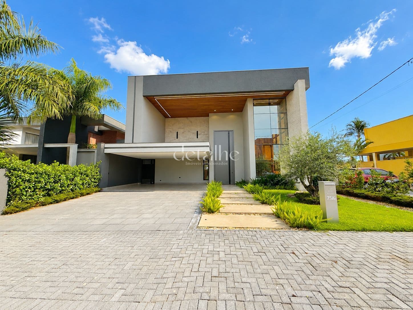 Casa em Condomínio Fechado