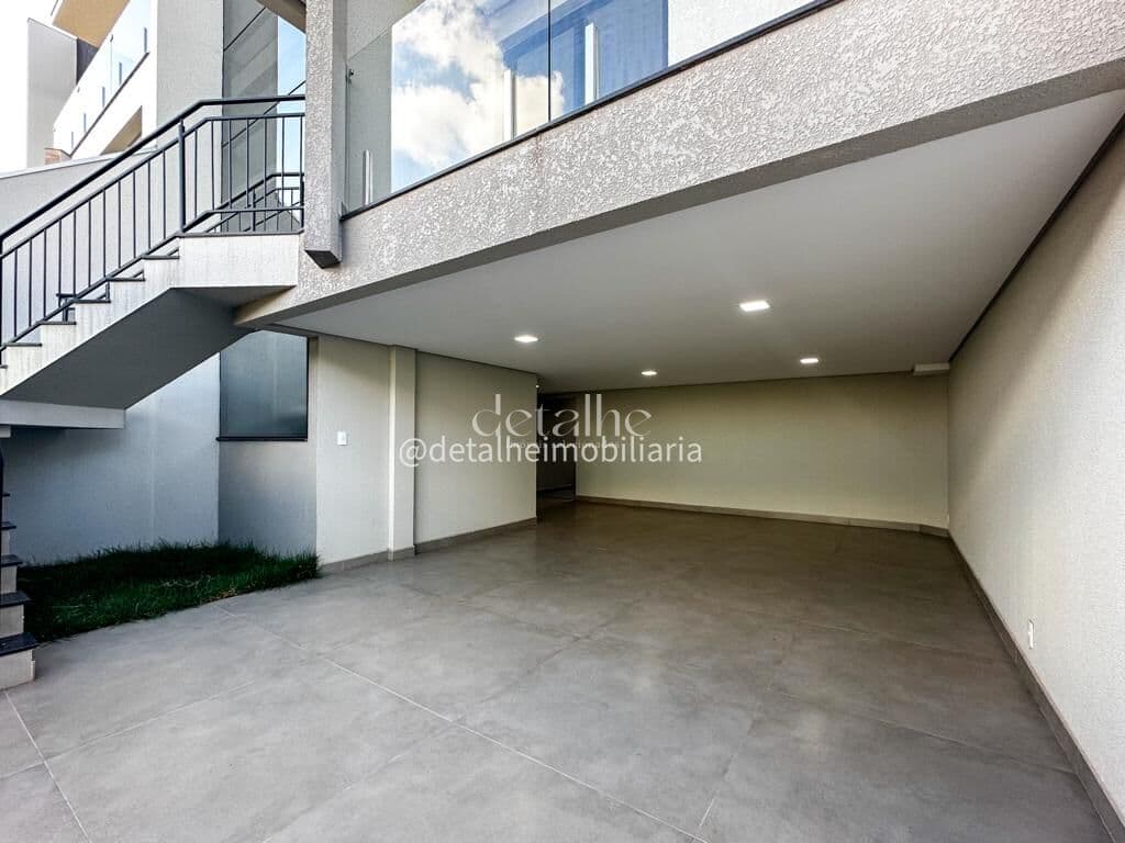 Sobrado Triplex no Canadá
