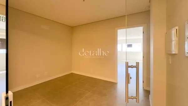 Sala Comercial no Dom Medical Center