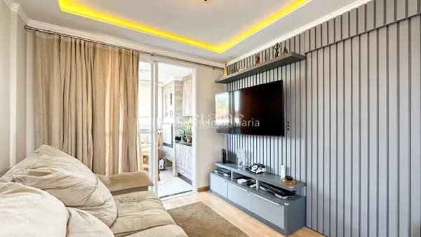 Apartamento semimobiliado Bairro Tropical