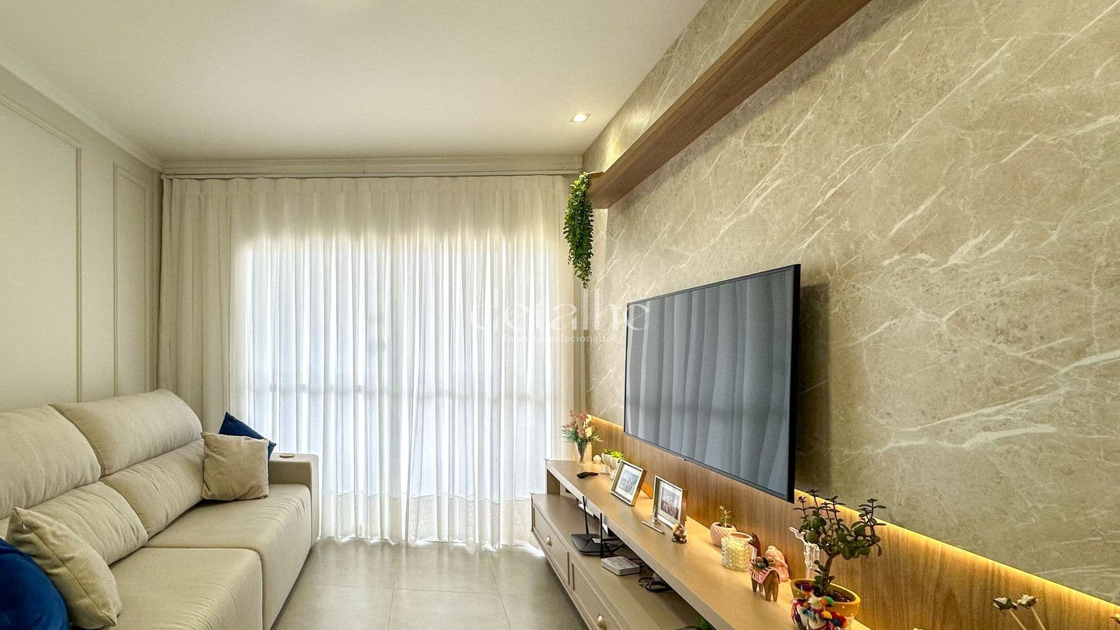 Apartamento semimobiliado