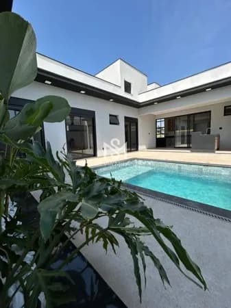 Casa com 03 suítes, escritório e piscina no Condomínio Residencial Milano em Indaiatauba/SP