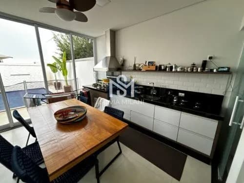 Casa no Condomínio Dona Lucilla com 03 suítes, escritório e piscina - Indaiatuba/SP