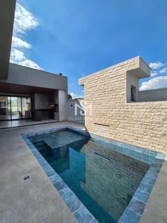 Casa térrea com 03 suítes, escritório e piscina no Condomínio Villa Sapezal Indaiatuba/SP