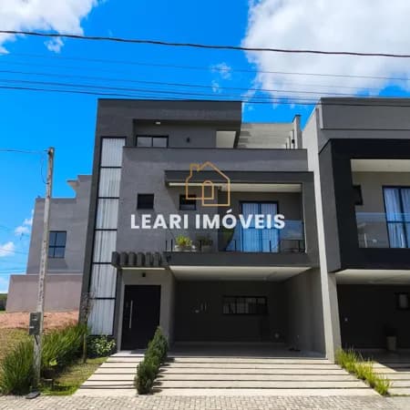 Sobrado em São José dos Pinhais - Costeira