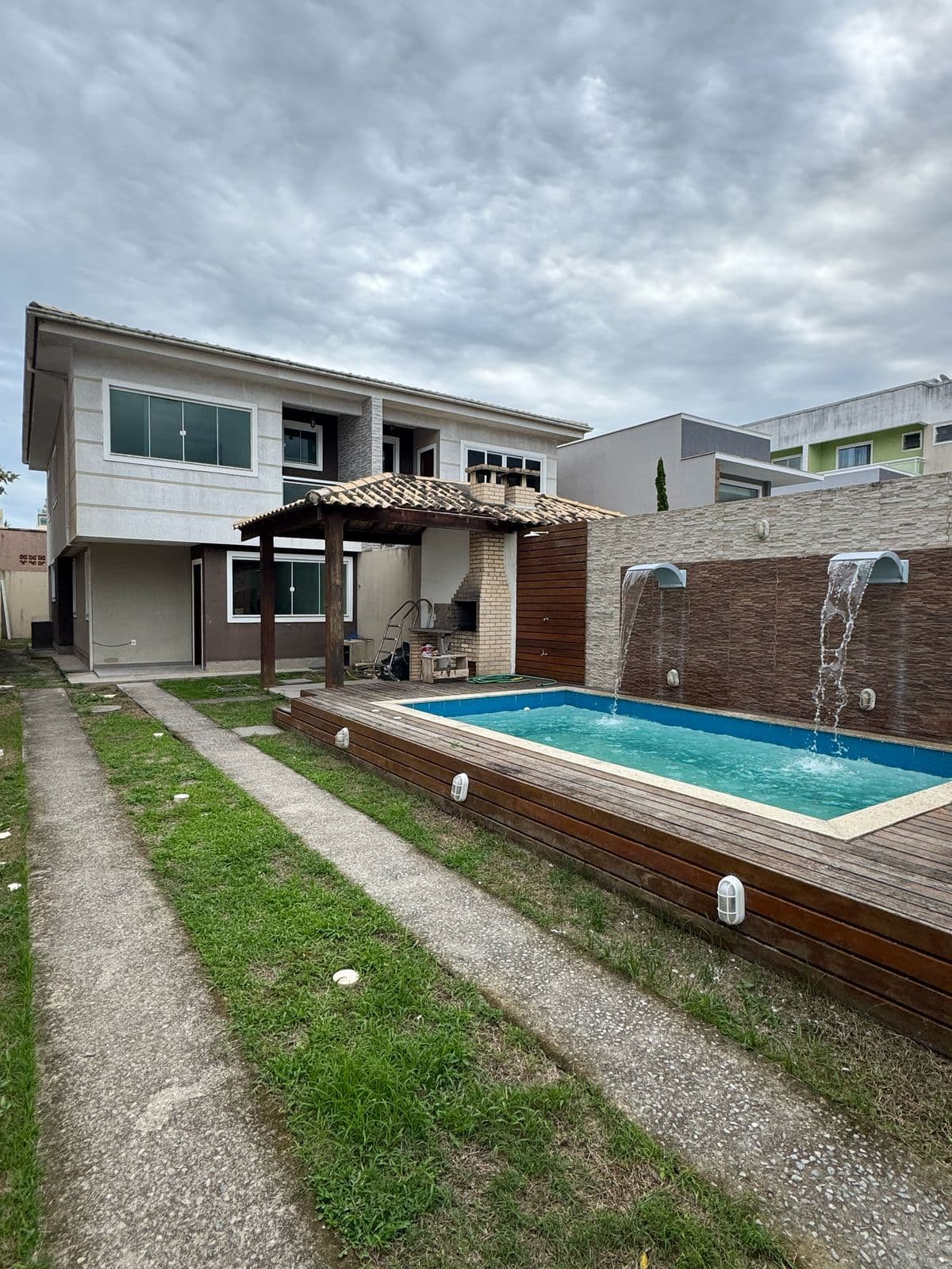Sobrado em Rio das Ostras - Ouro Verde