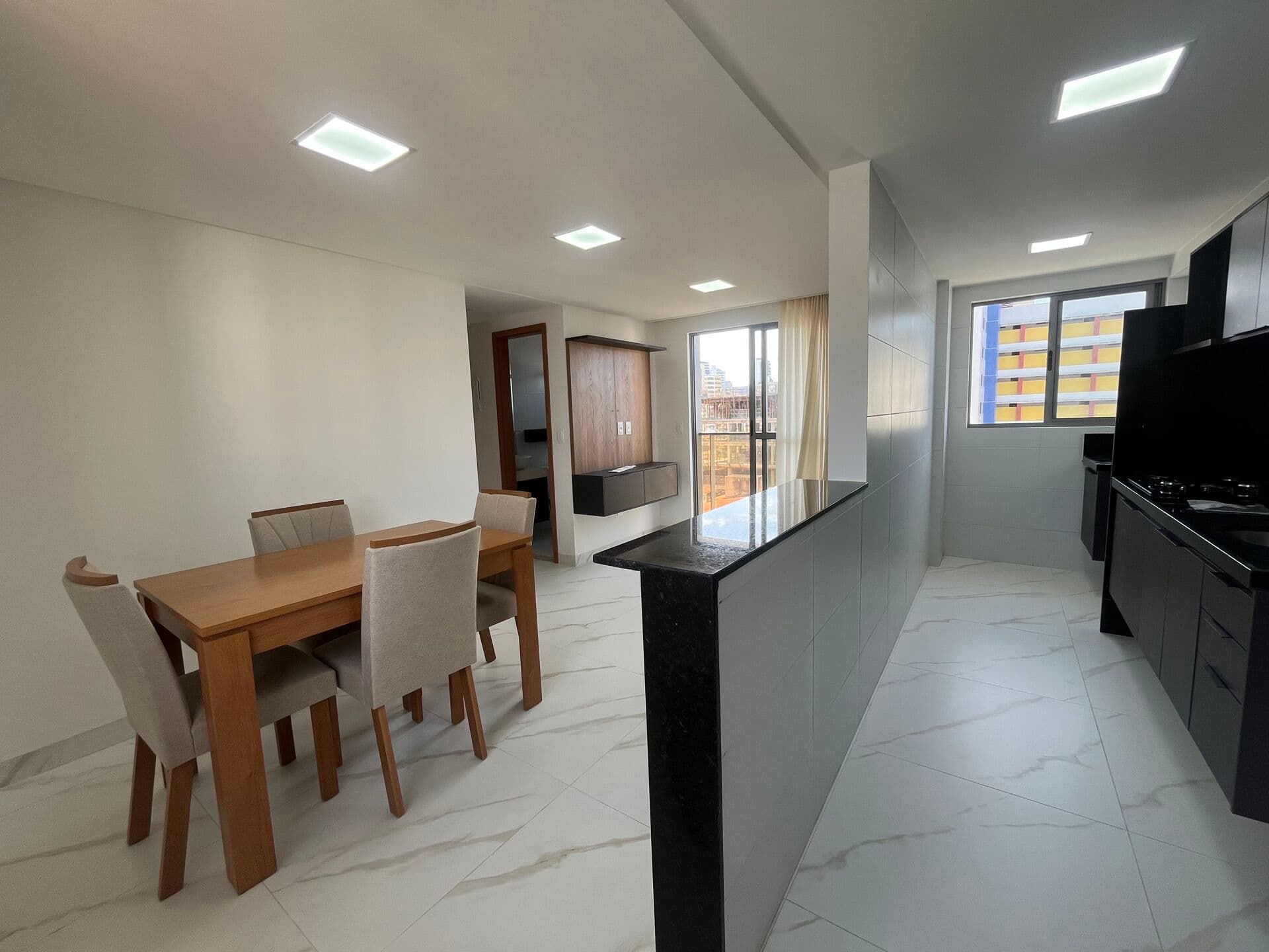 Alugo apartamento 02 quartos R$: 4.200 bairro Cabo Branco - João Pessoa-PB