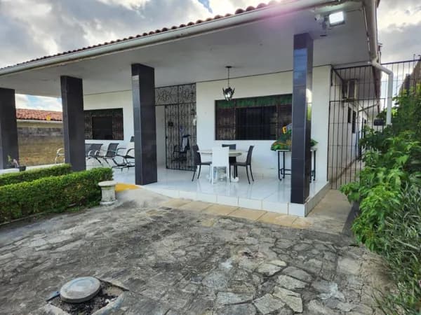 Casa à venda 04 quartos 240m² terreno 12x50 R$: 900.000- Tambauzinho- João Pessoa-PB
