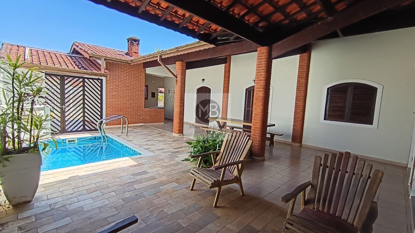 Casa Térrea com Piscina próxima da Praia em cidade Nova Peruíbe- Peruíbe SP