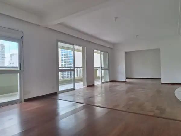 Apartamento à Venda com 230m², 3 dormitórios, 3 suítes, 1 sala e 4 vagas!!!