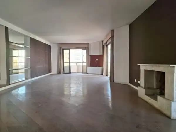 Apartamento à Venda com 275m², 3 dormitórios, 2 suítes, 1 sala e 4 vagas!!!