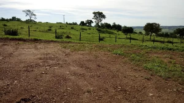Fazenda/Sítios/Chácaras em Guapó - Centro