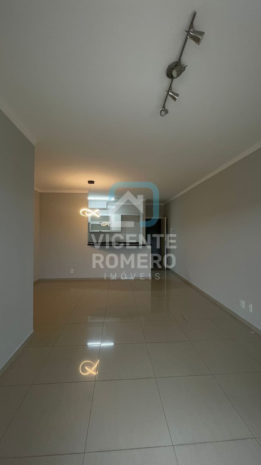 Excelente apartamento a venda 3 quartos sendo 1 Suite todos com armários embutidos 2 vagas de garagem