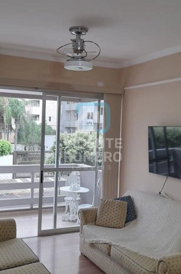 Apartamento Padrão Apartamento com 3 Quartos e 2 banheiros à Venda, 89 m² por R$ 300.000