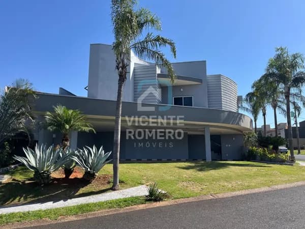 Casa em Condomínio 3 Quartos 3 Suites 4 Vagas de garagem