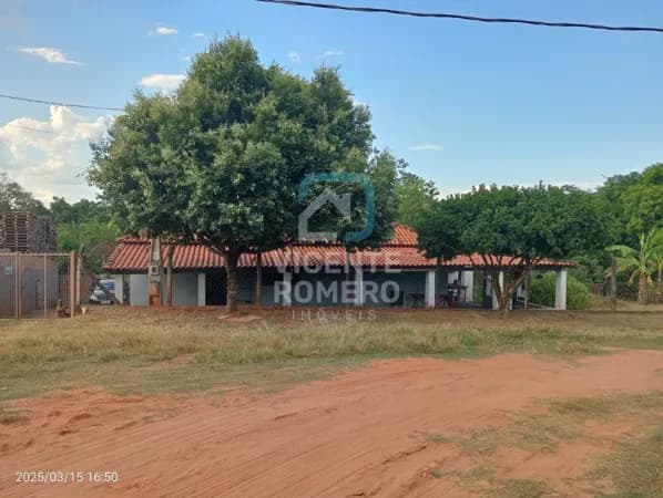 Chácara espaçosa pronta para morar