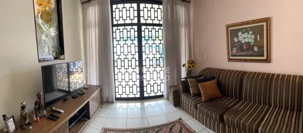 Casa com 4 Quartos 2 súites e 5 banheiros 4 vagas à Venda, 277 m² Construida por R$ 870.000,00