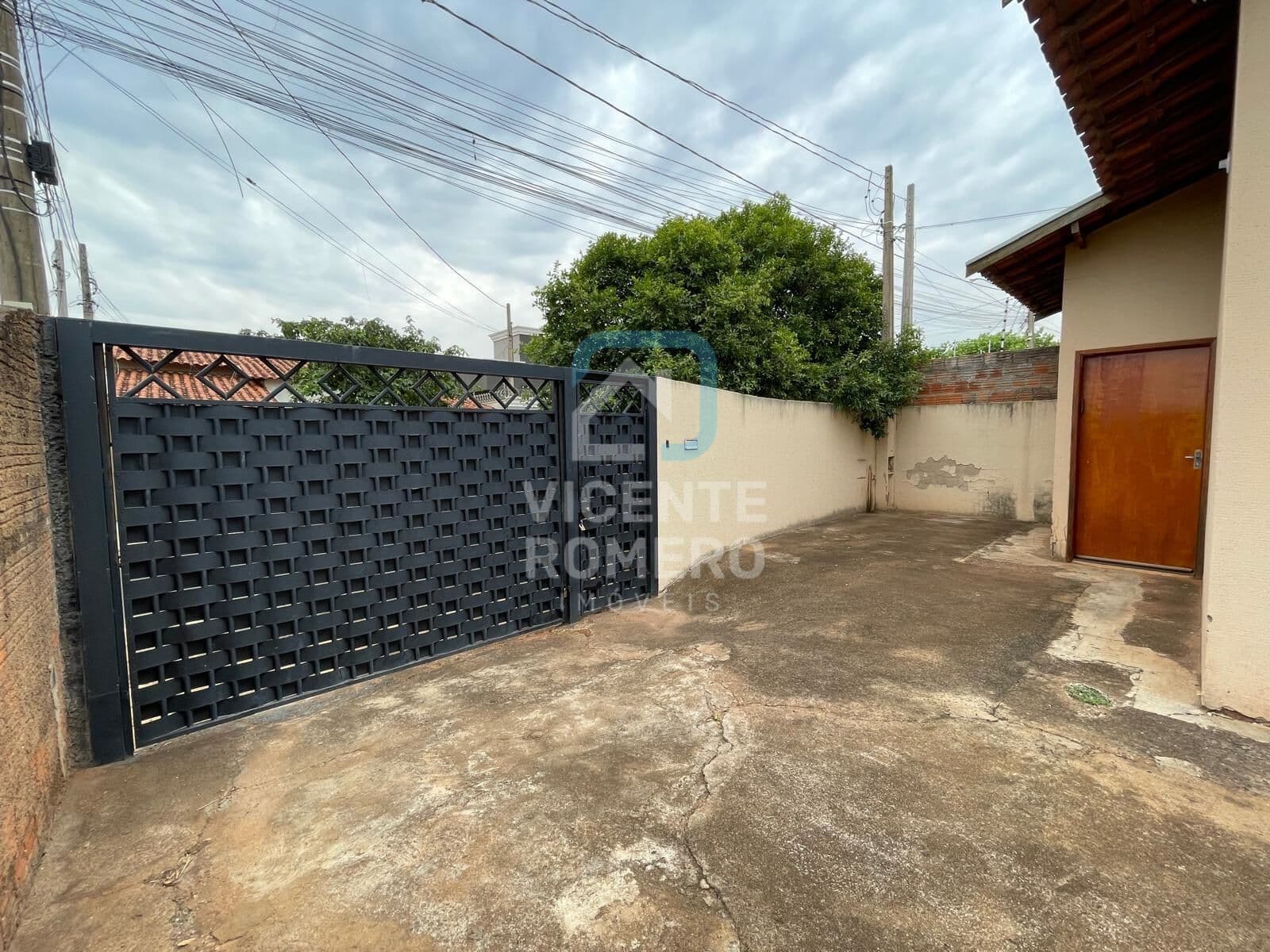 Casa Padrão a Venda no bairro Residencial Mirante 2 Quartos 5 vagas de garagem