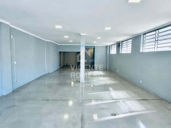 Excelente ponto comercial para todo tipo de comercio vale a pena conhecer !!