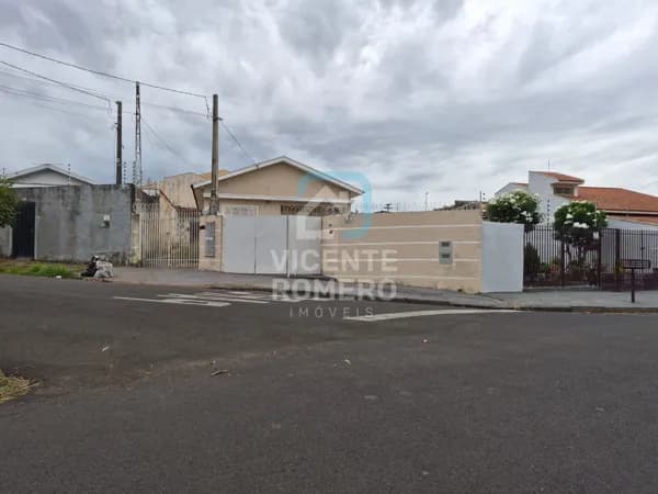 Casa Padrão 2 Quartos Sala Para 2 Ambientes Quintal Na Frente e Nos Fundos Da Casa