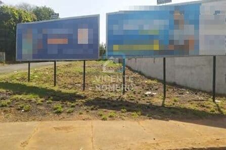 Vende- se terreno com 942M² de área Total por R$842.000,00 Em Avenida de Passagem de veículos Constante