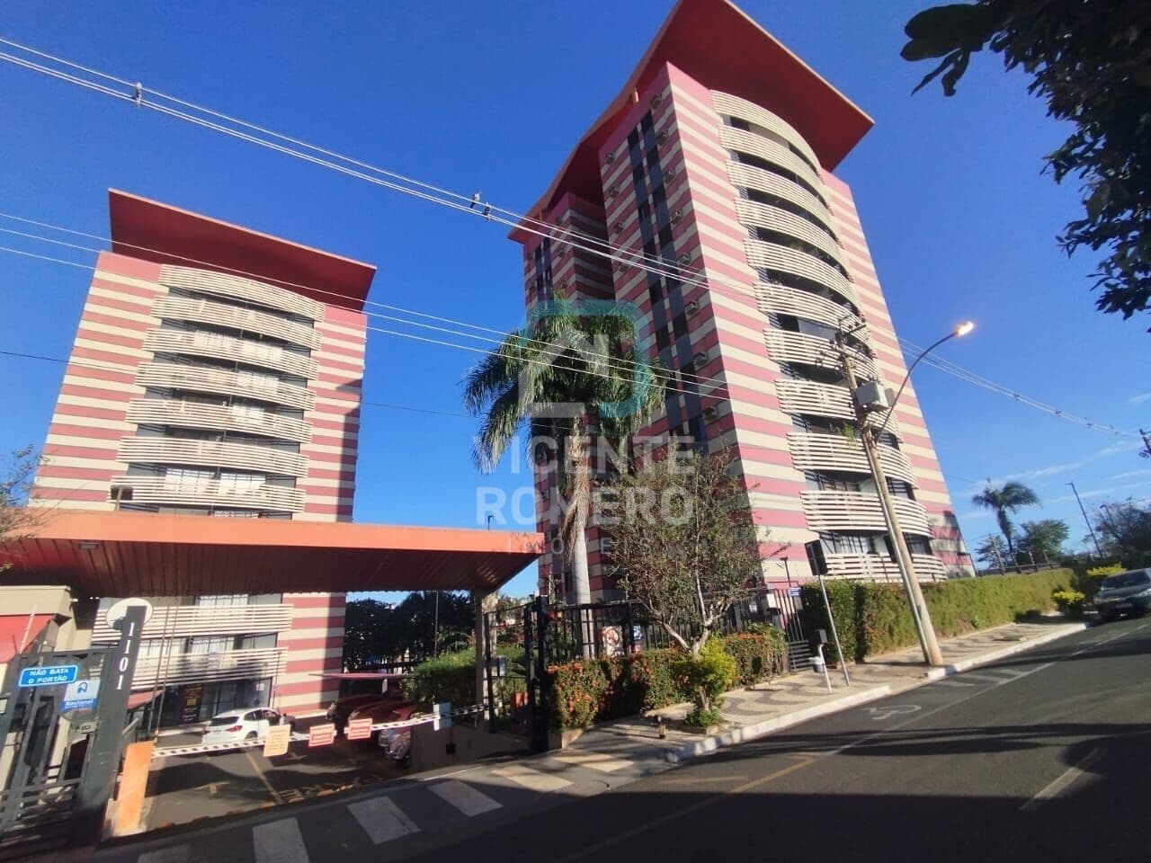 Apartamento para Venda no condomínio Green Island com 2 Quartos sendo 1 Suíte 2 banheiros e 1 Vaga de Garagem 70 m² de área útil