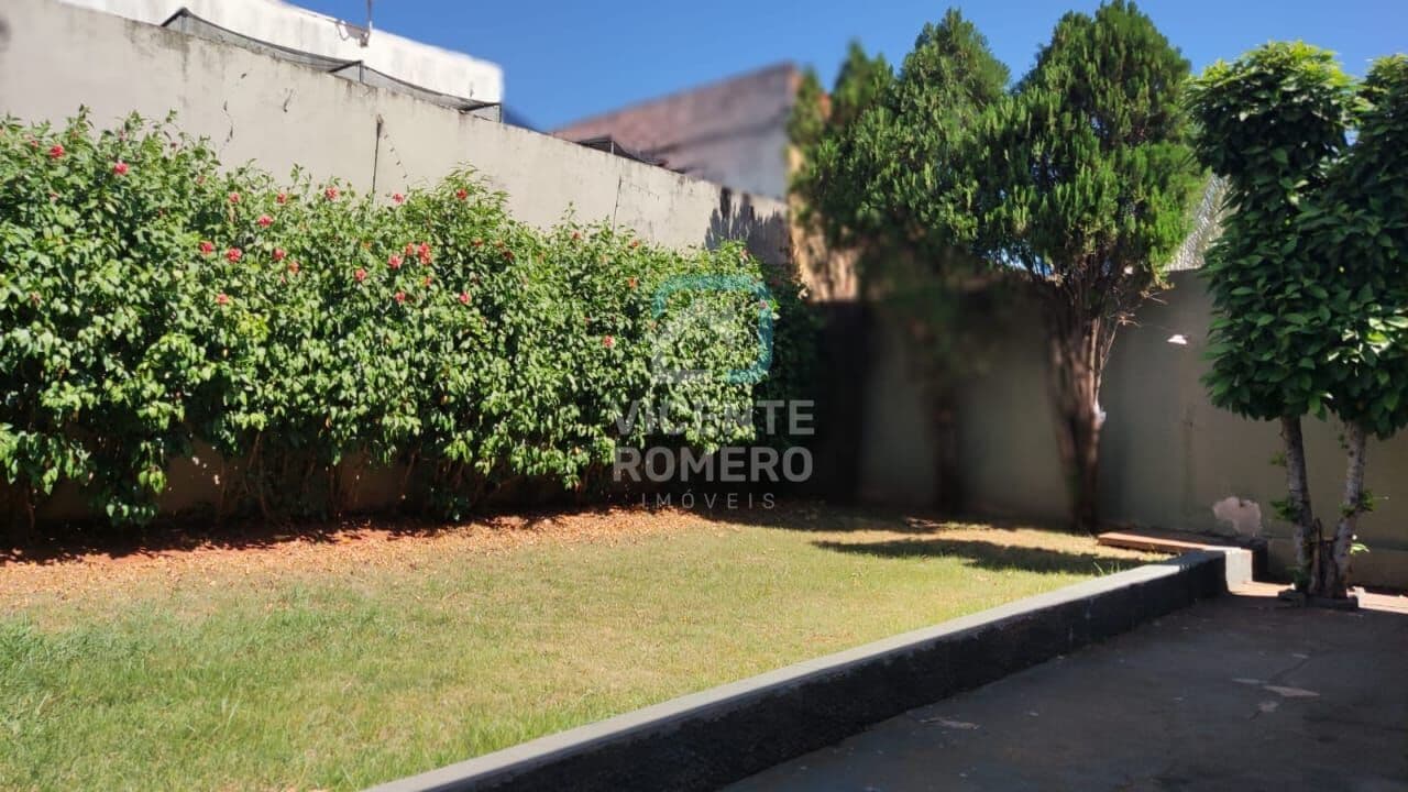 Imóvel para venda possui 155 metros quadrados com 3 quartos 1 suíte 2 vagas