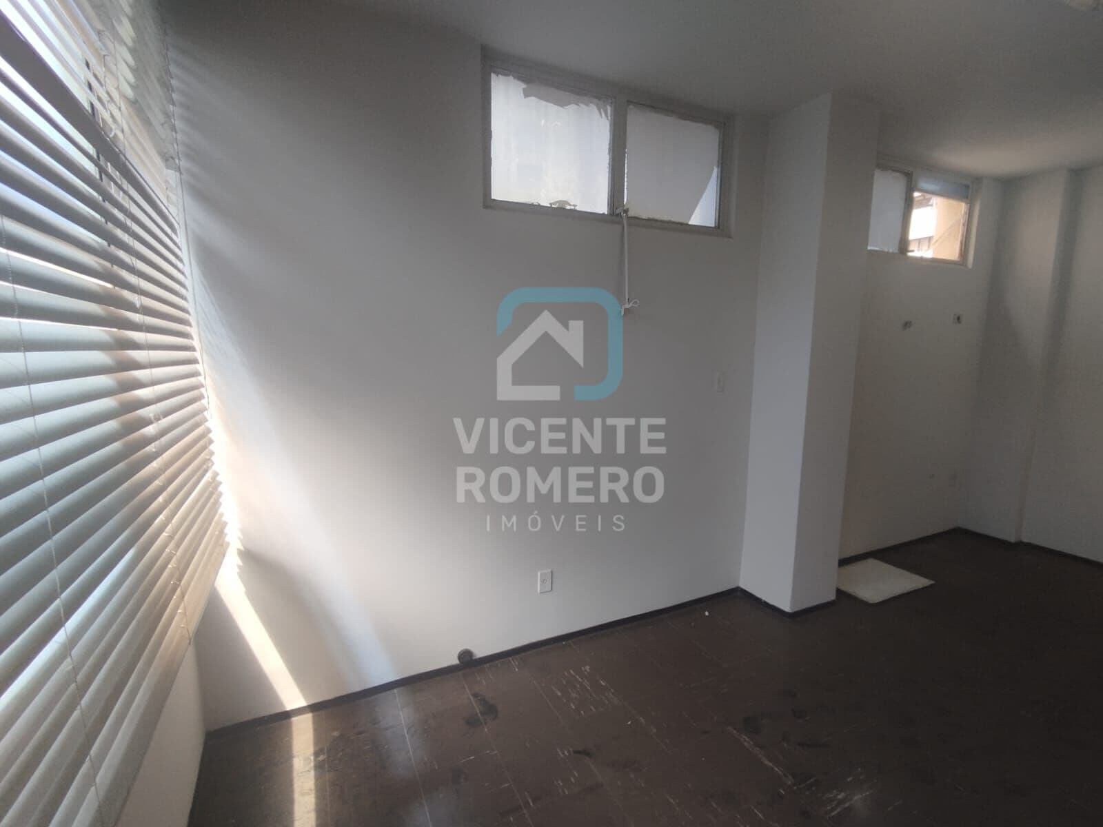 Sala comercial em cima da riomedica esquina do Forum VENDA OU LOCAÇÃO