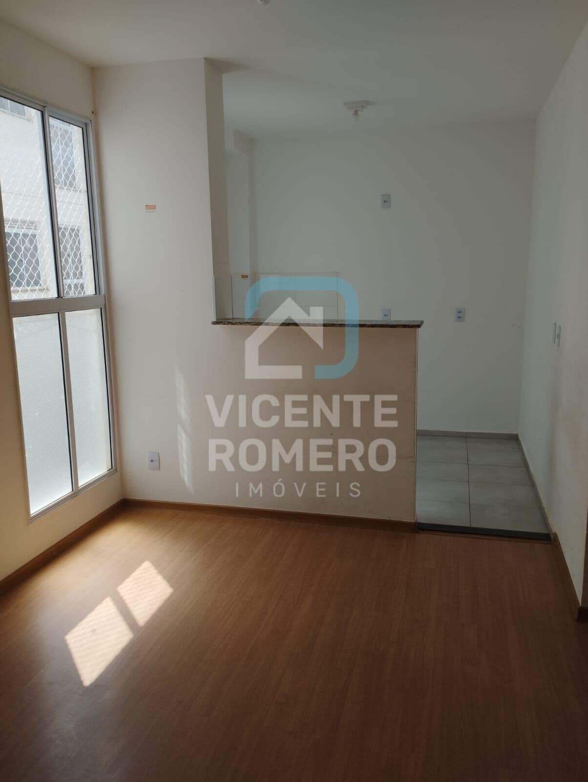 Apartamento Padrão Para locação R$1.300,00 reais o pacote