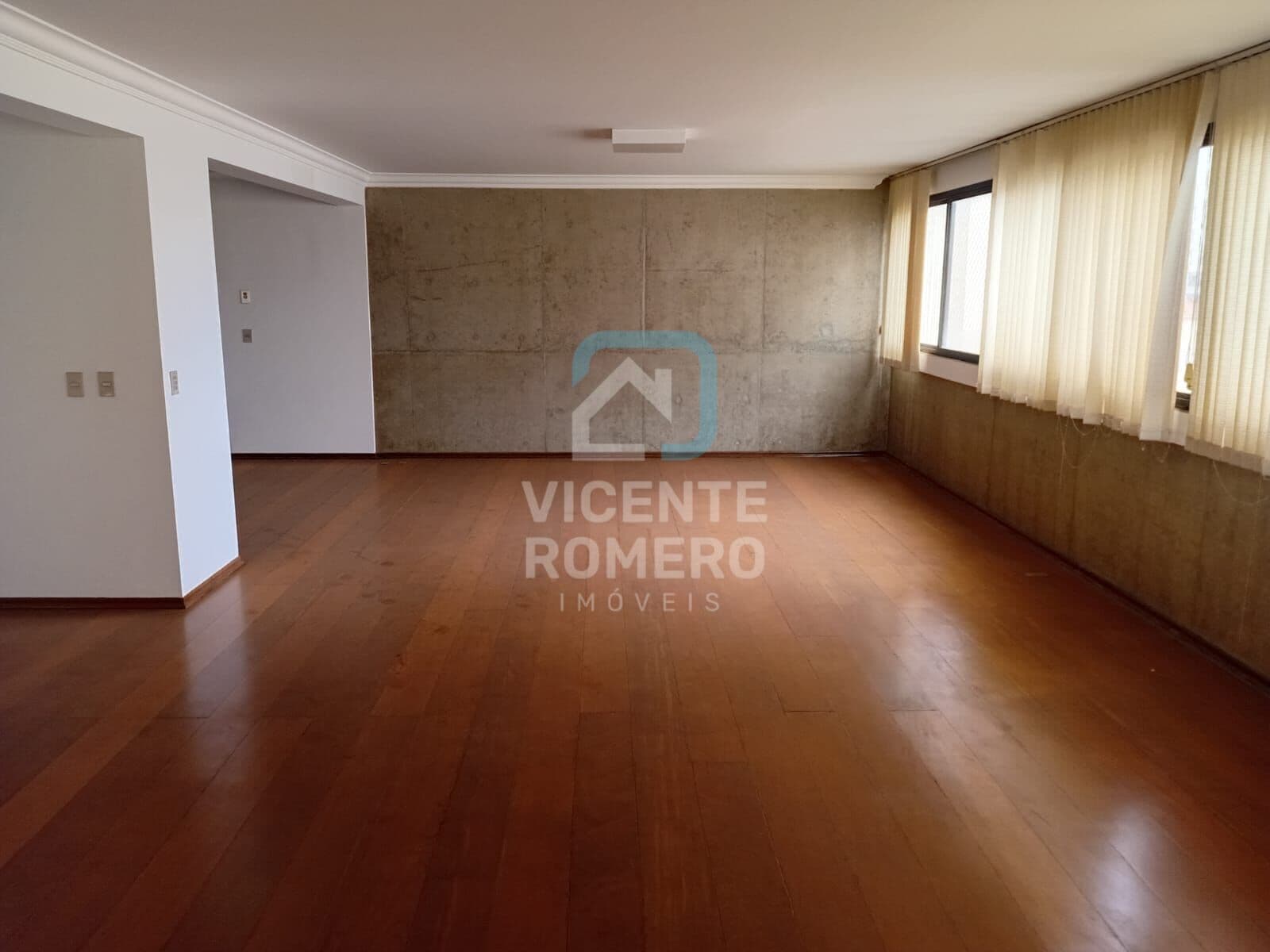 Apartamento 193m² Próximo A Avenida Alberto Andaló Com Elevador Privativo