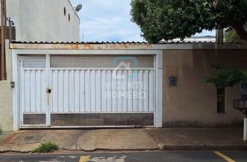 Casa Padrão a venda na região central de São José do Rio Preto com edicula