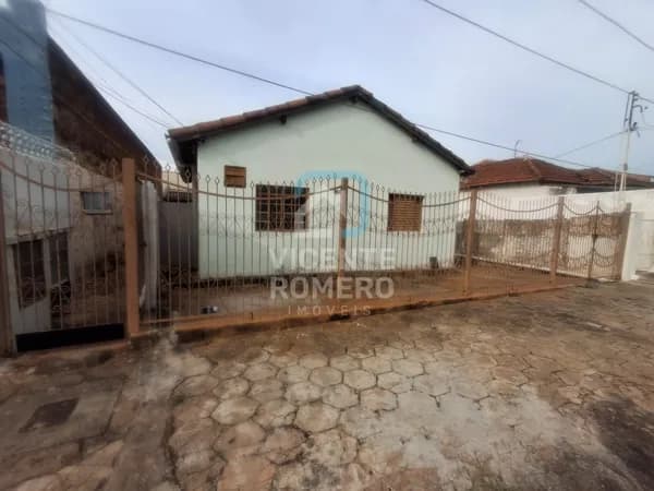 Casa Padrão De Rua a Venda São 2 Casas No Mesmo Terreno Individuais Excelente Para Renda