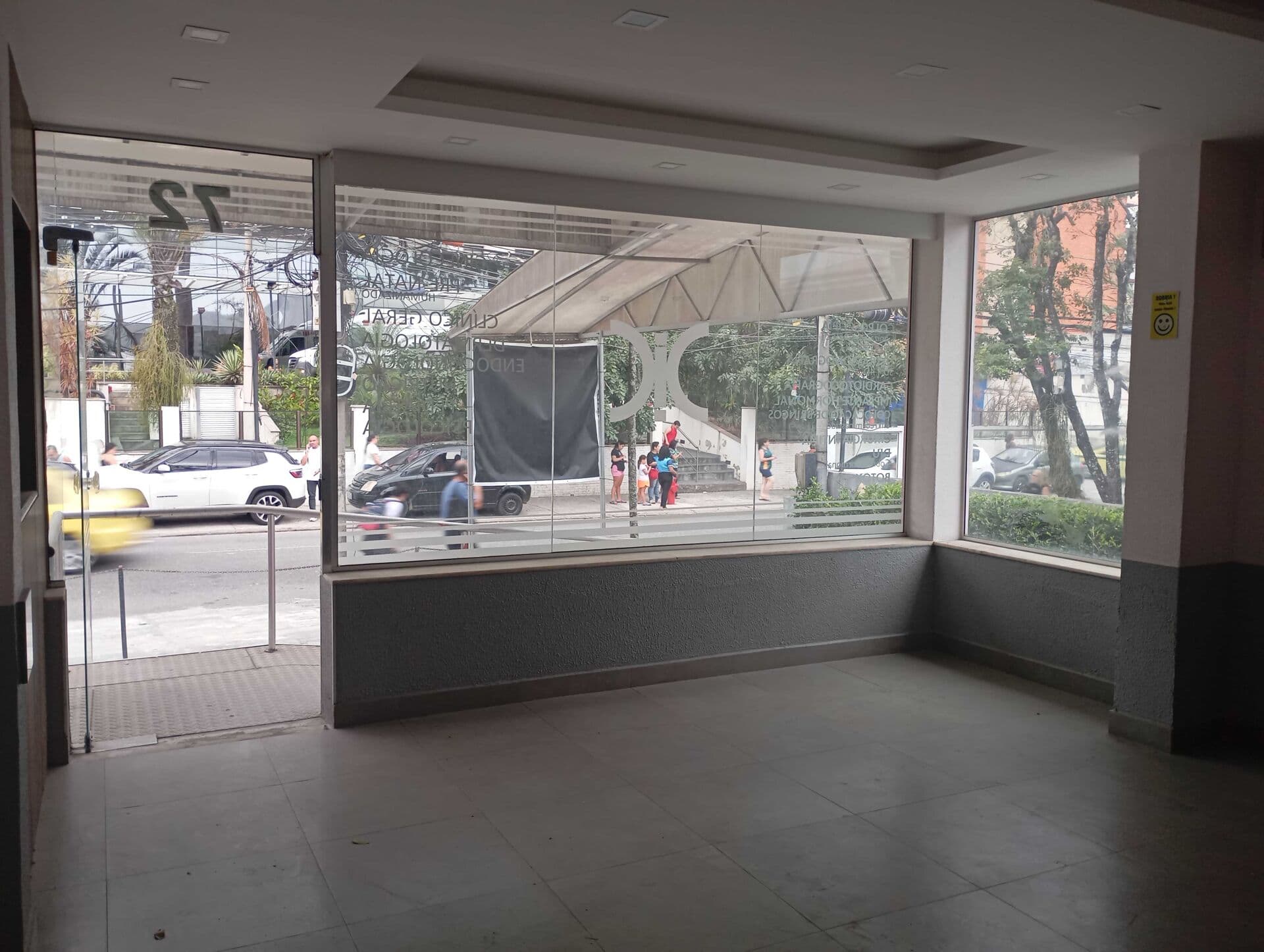 Ponto Comercial/Loja/Box em Rio de Janeiro - Campo Grande