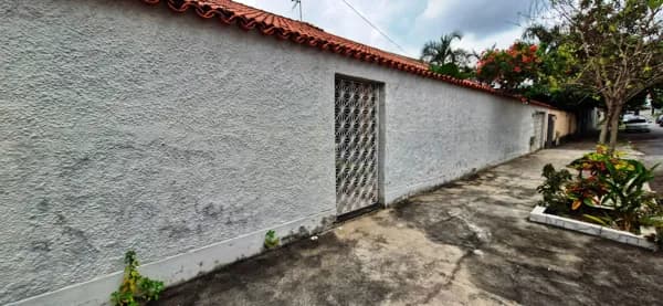 Casa com 3 dormitórios com 355 m² em terreno de 530m² à venda no centro de Campo Grande - Rio de Janeiro/RJ