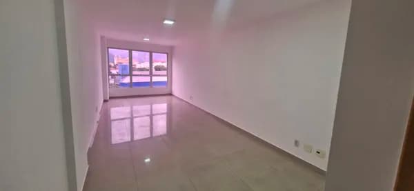 Sala comercial com 30 m² para locação no Plaza Office em Campo Grande, RJ