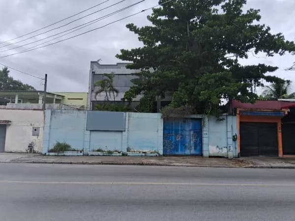 Excelente prédio comercial com 700 m² na Estrada da Cachamorra, em Campo Grande
