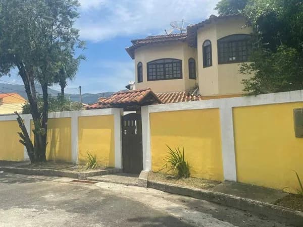Casa a Venda no Rio da Prata com 200m2 e 4 Dormitórios - Campo Grande - RJ