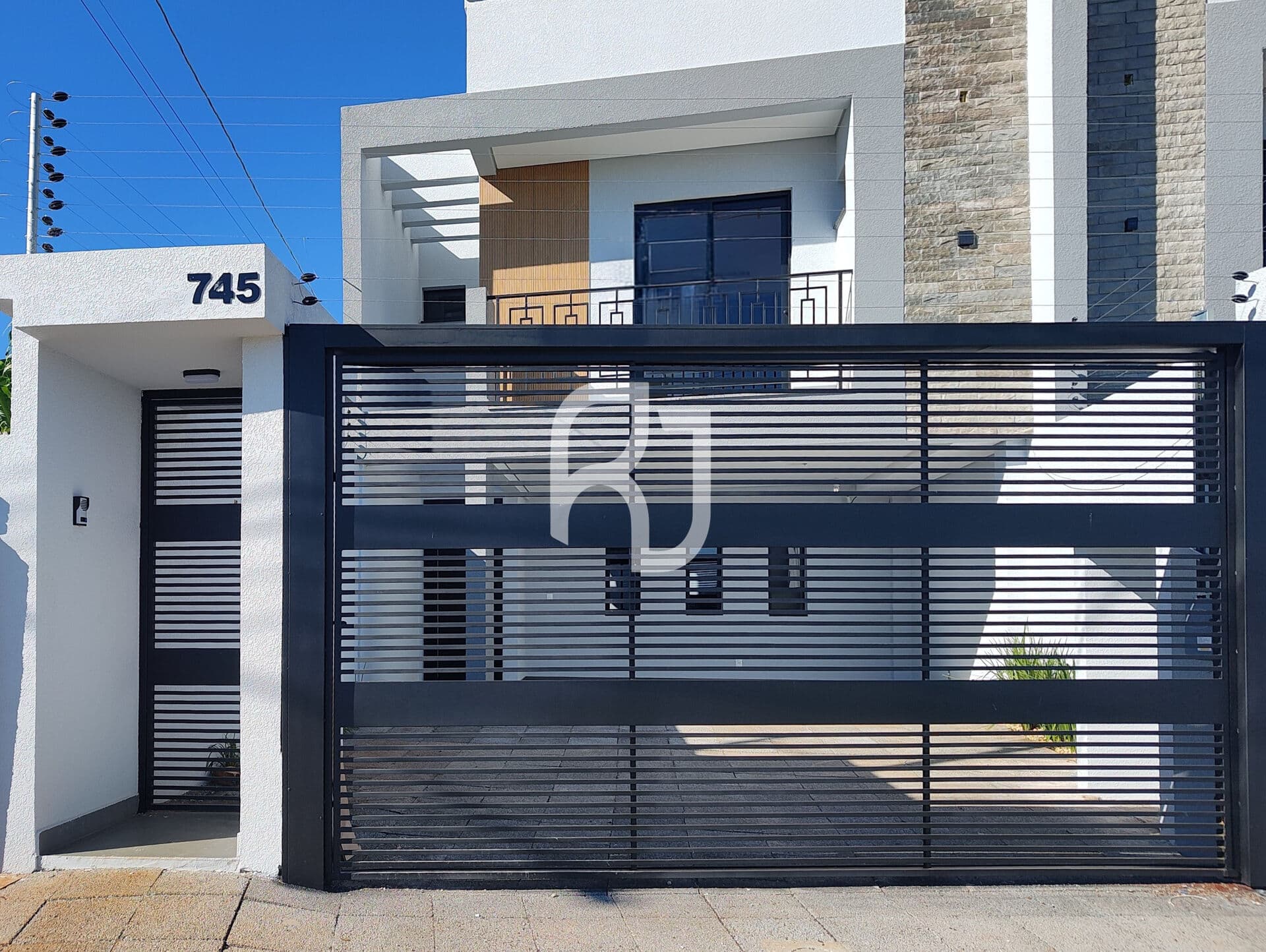 Sobrado pronto para morar com suíte com closet e espaço gourmet integrado