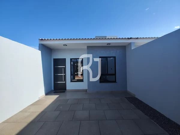 Casa com 2 quartos e duas vagas no Siena