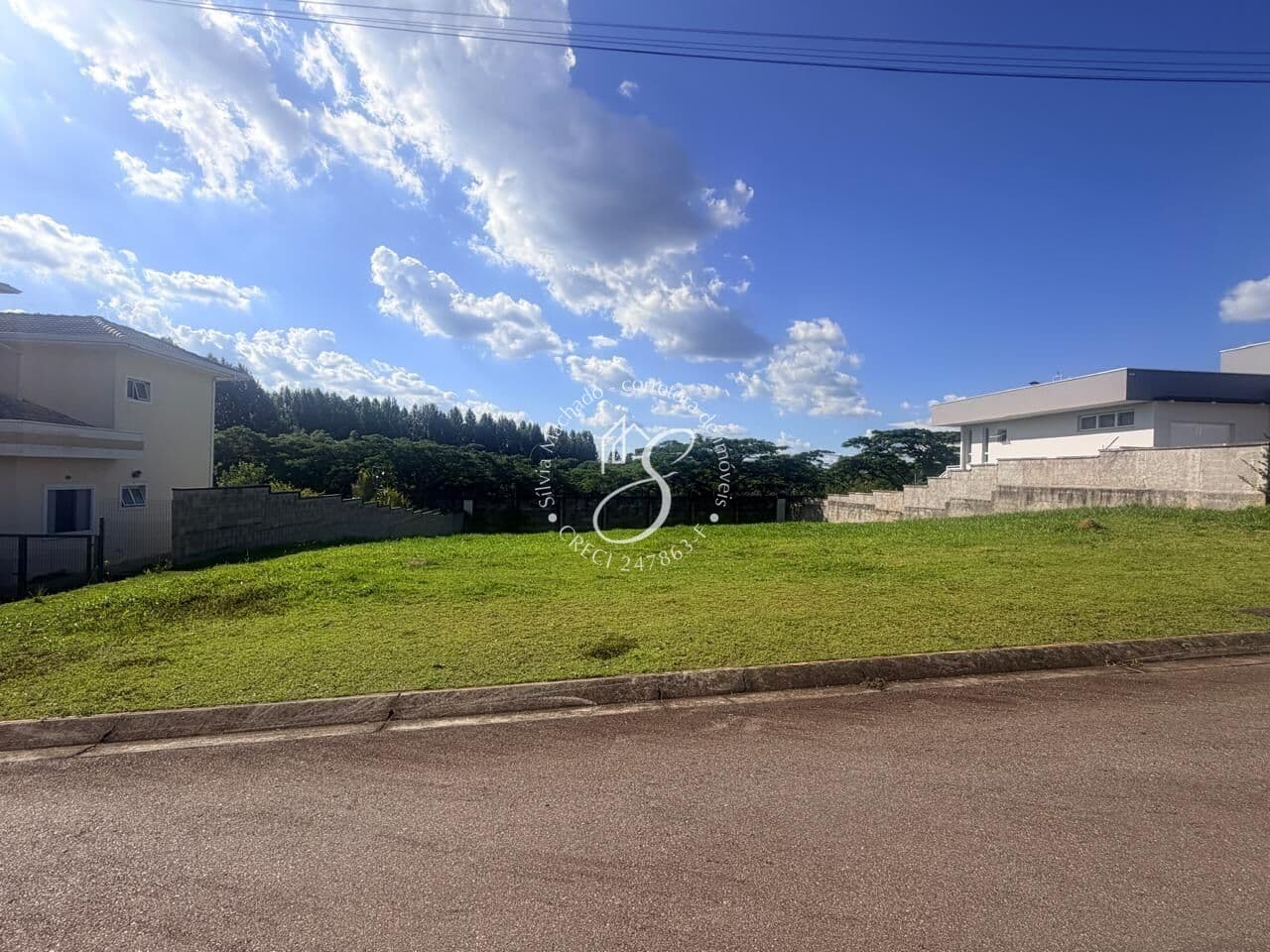 Terreno à venda Condomínio Terra Caxambú