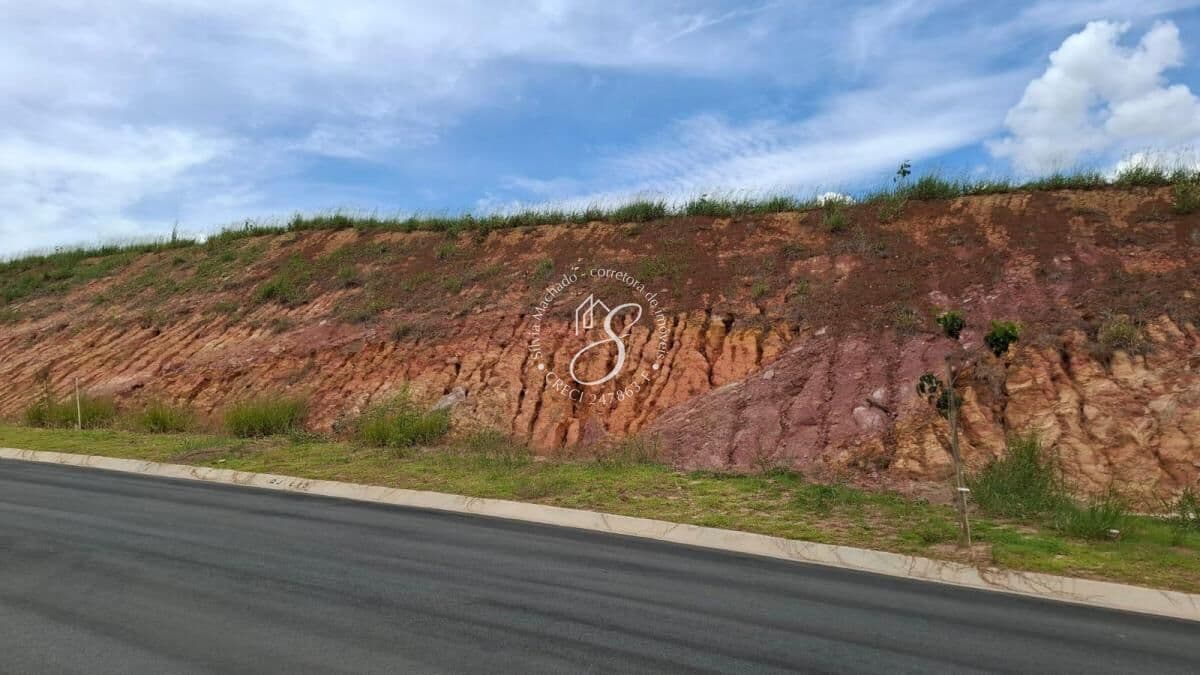Terreno à venda Condomínio Terra Caxambú