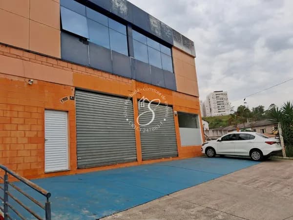Galpão Salão Comercial à venda no Bairro Água Fria