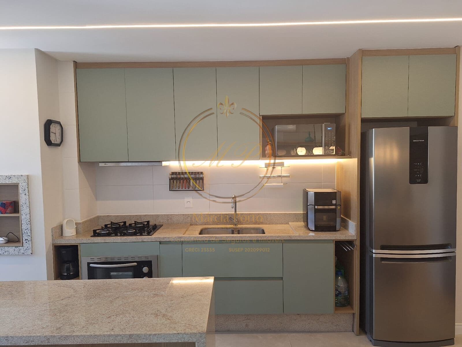 Apartamento mobiliado e decorado com vista p/ o Cristo luz