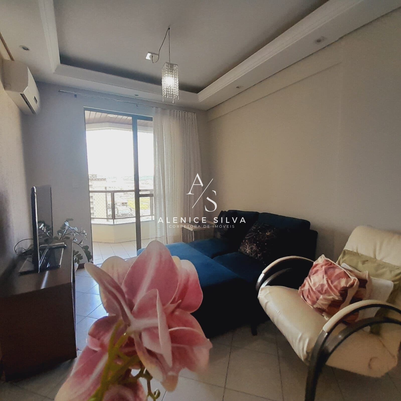 Apartamento com 2 dormitórios 01 vaga de garagem em Barreiros - vista livre