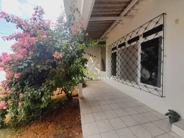 Oportunidade casa 03 dormitórios sendo um suite em Barreiros